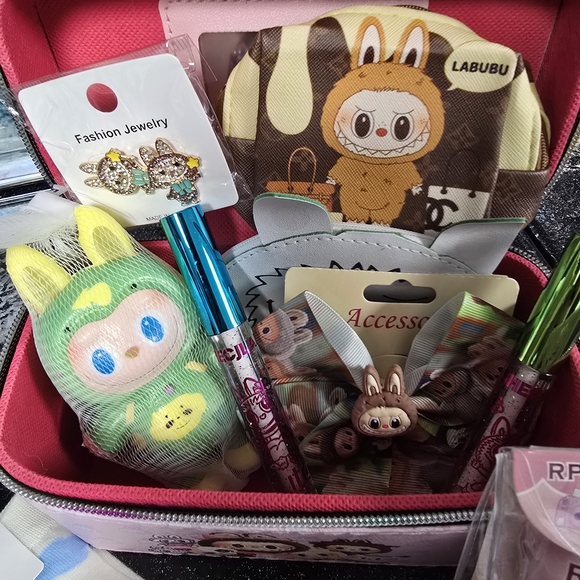 Large Labubu Bundle - Picture 6 of 6